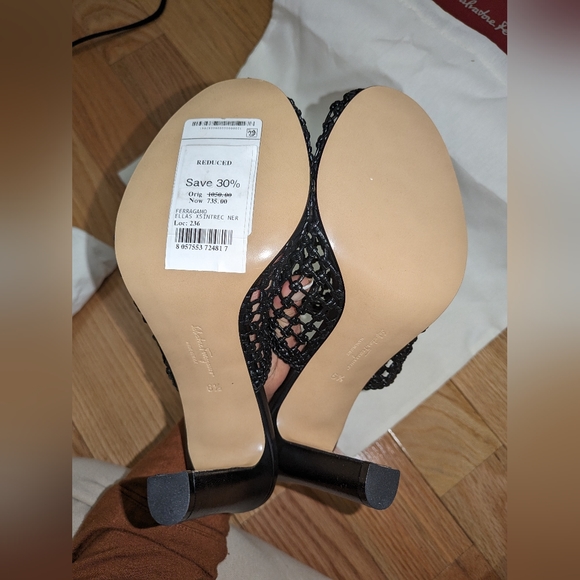 NEW SALVATORE FERRAGAMO ELLASX5 WOMENS LEATHER SLIP ON HEELS - Picture 2 of 4